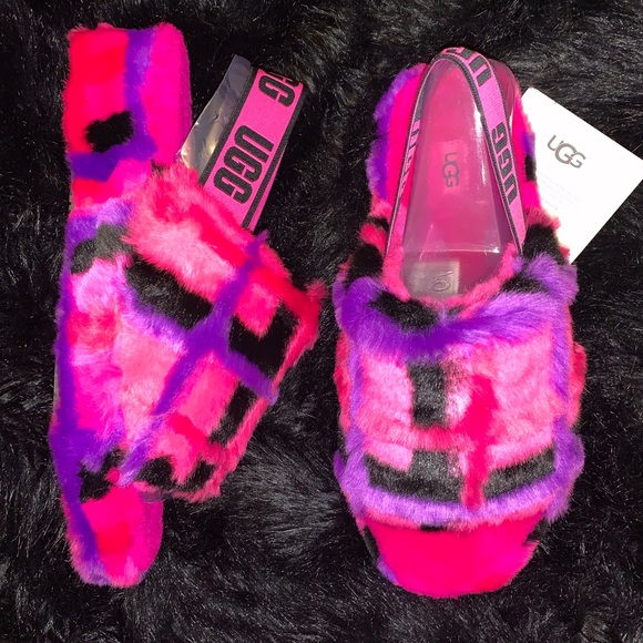 •| UGG FLUFF PLAID PINK SLIDES |• - Picture 3 of 6